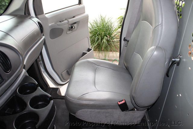 2008 Ford E-250 Base Trim