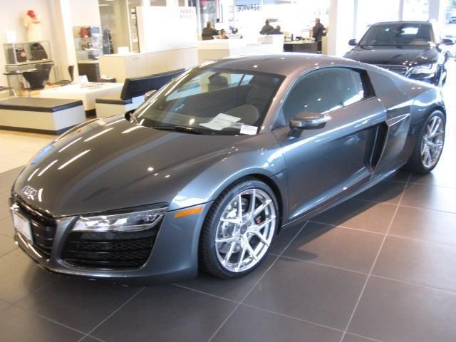 2014 Audi R8 5.2 quattro - Click to see full-size photo viewer